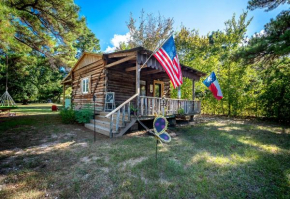 Tiny house LogCabinBnB - Ren Fest Renaissance Festival Bernhardt Arrowhead Hill Olde Dobbin Station Ranch House Farmhouse Wedding Venue Houston Woodlands College Station TAMU